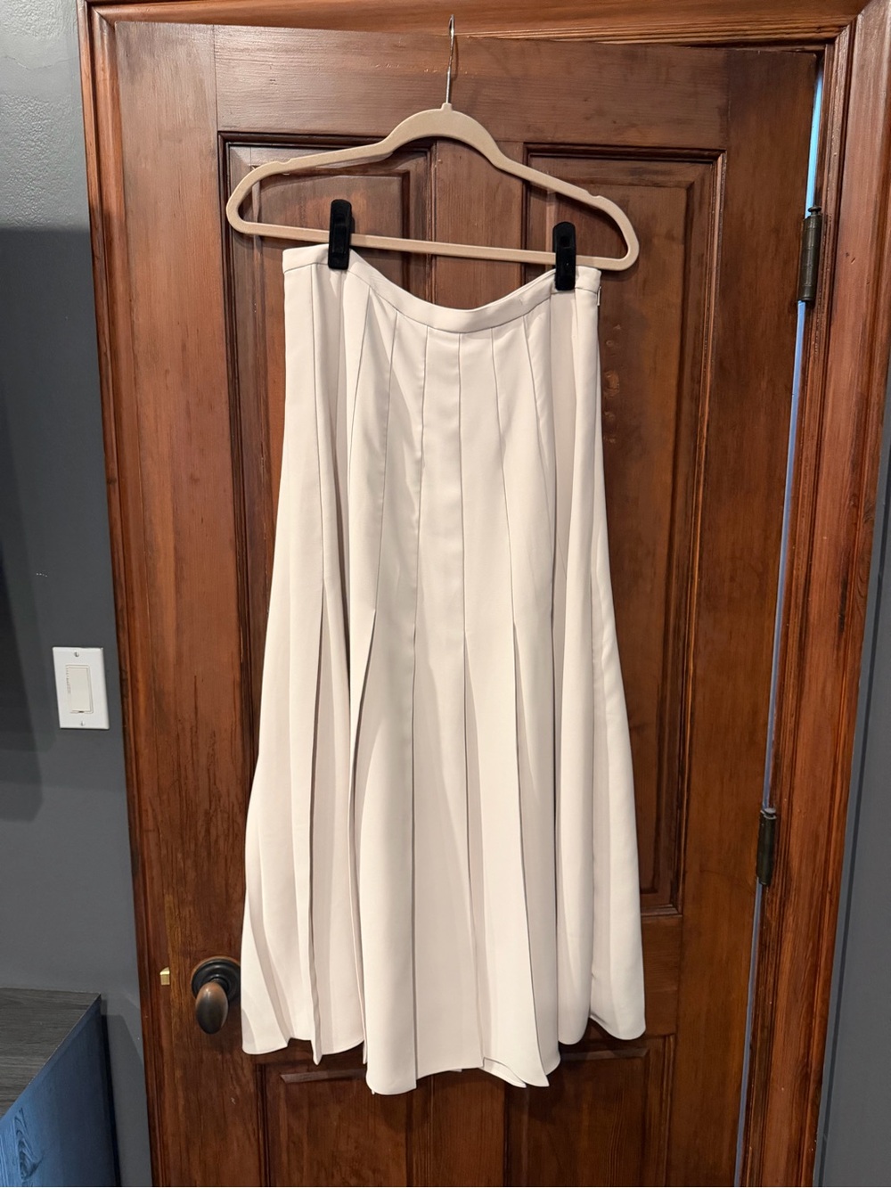 Babaton Cream Pleated Midi Skirt
